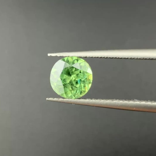 Demantoid Garnet - 1.2ct, SI2, Round Brilliant Cut